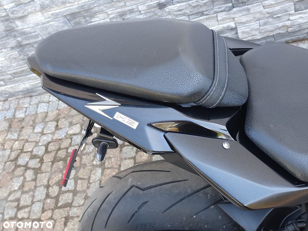Kawasaki H2 - 21