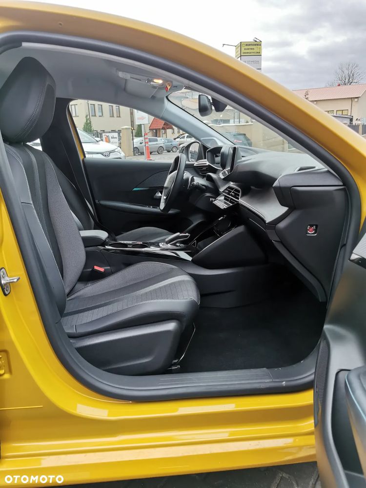 Peugeot 208 PureTech 100 EAT8 Allure - 29