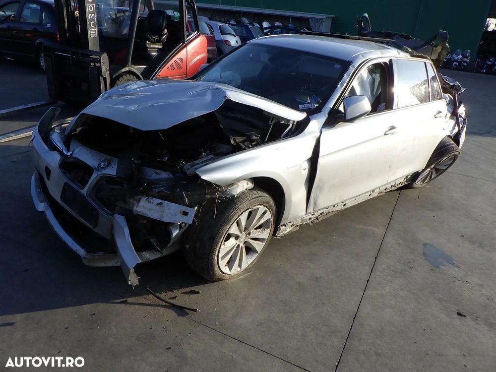 Dezmembrez BMW seria 3 F 31 , an 2013 , 2,0 D , cod motor N47D20C - 3