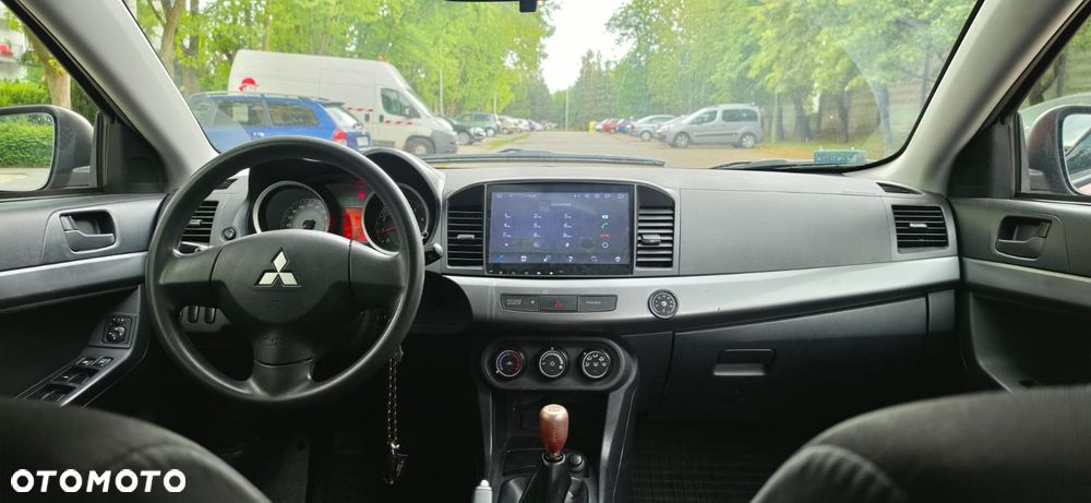 Mitsubishi Lancer 1.5 Invite - 11
