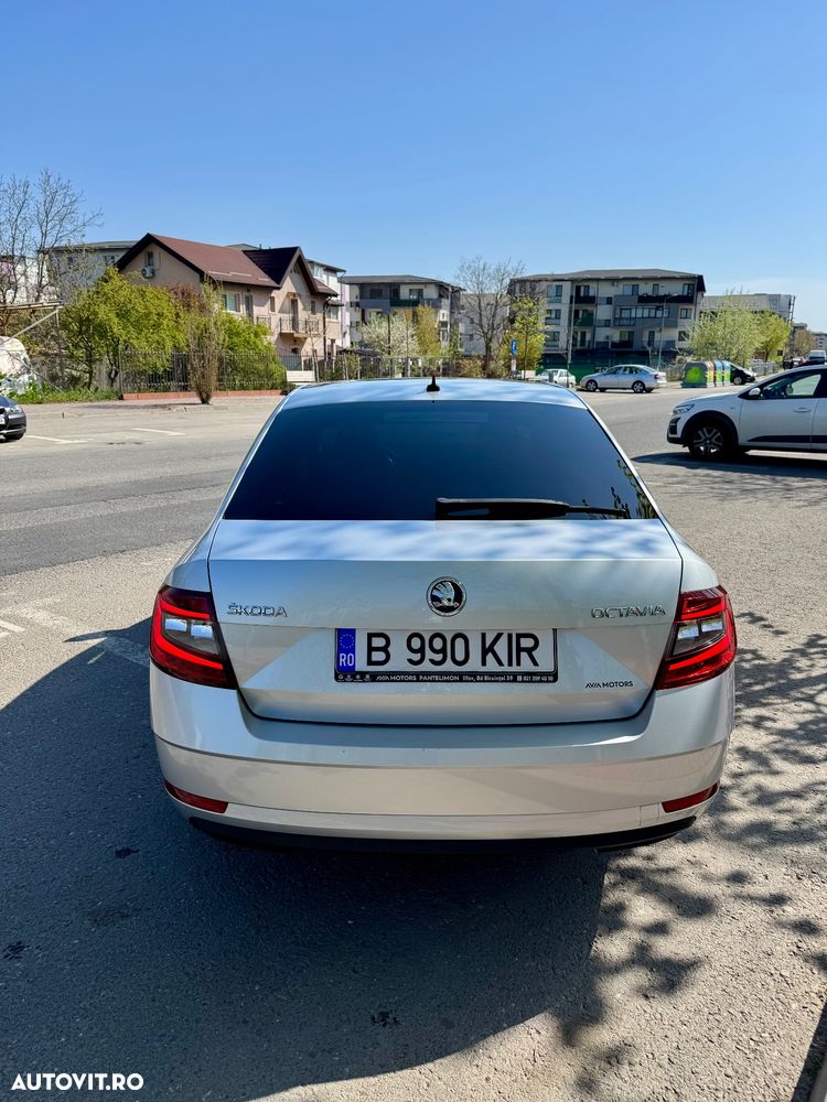 Skoda Octavia 1.6 TDI DSG Style - 7