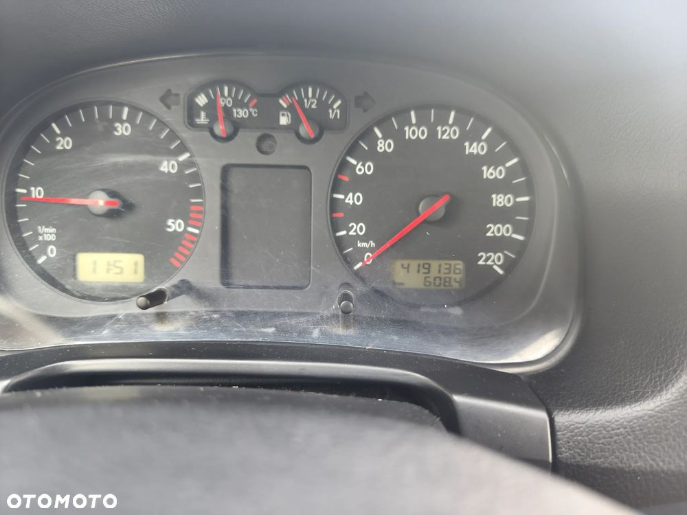Volkswagen Bora 1.9 TDI - 11