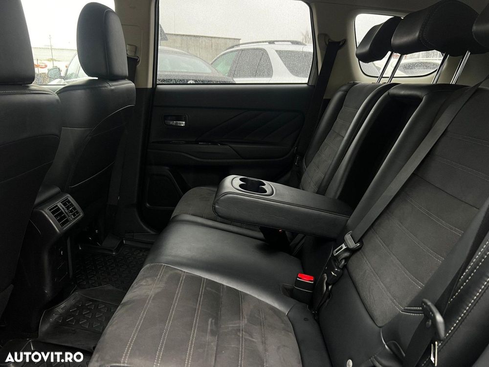 Mitsubishi Outlander - 28