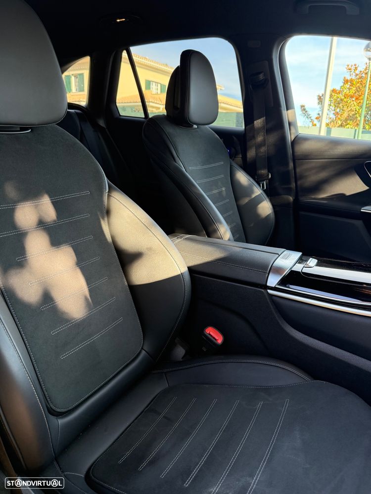 Mercedes-Benz GLC 220 d 4Matic 9G-TRONIC AMG Line Advanced — fotografia 30