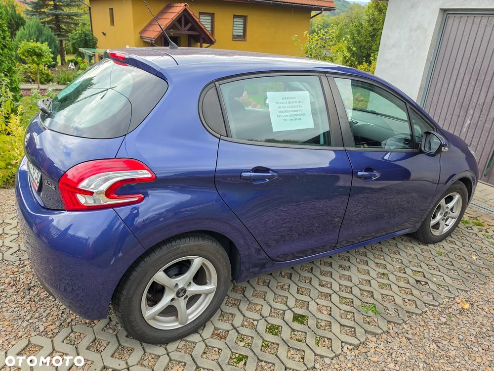 Peugeot 208 - 5