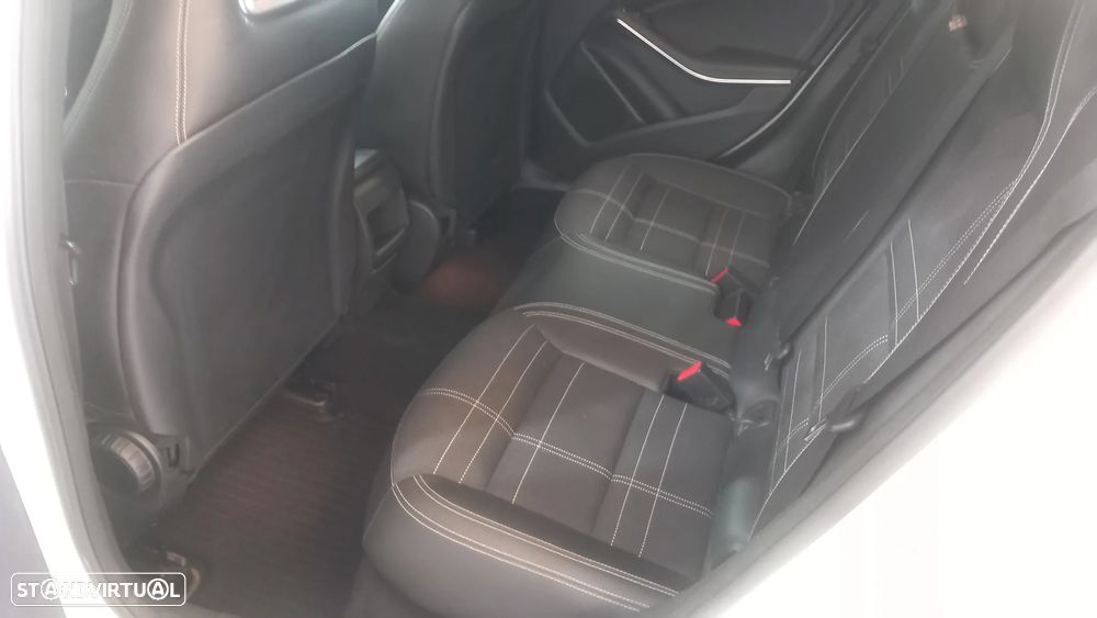 Mercedes-Benz A 180 CDI (BlueEFFICIENCY) Urban - 11
