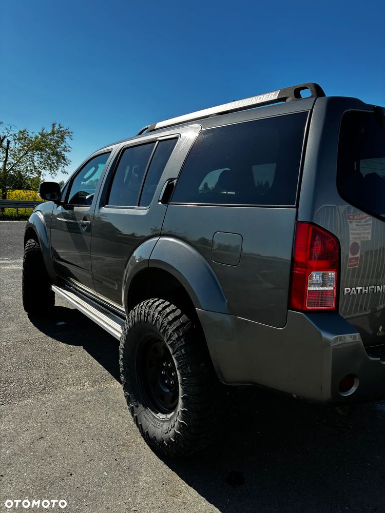 Nissan Pathfinder 2.5 dCi SE - 5