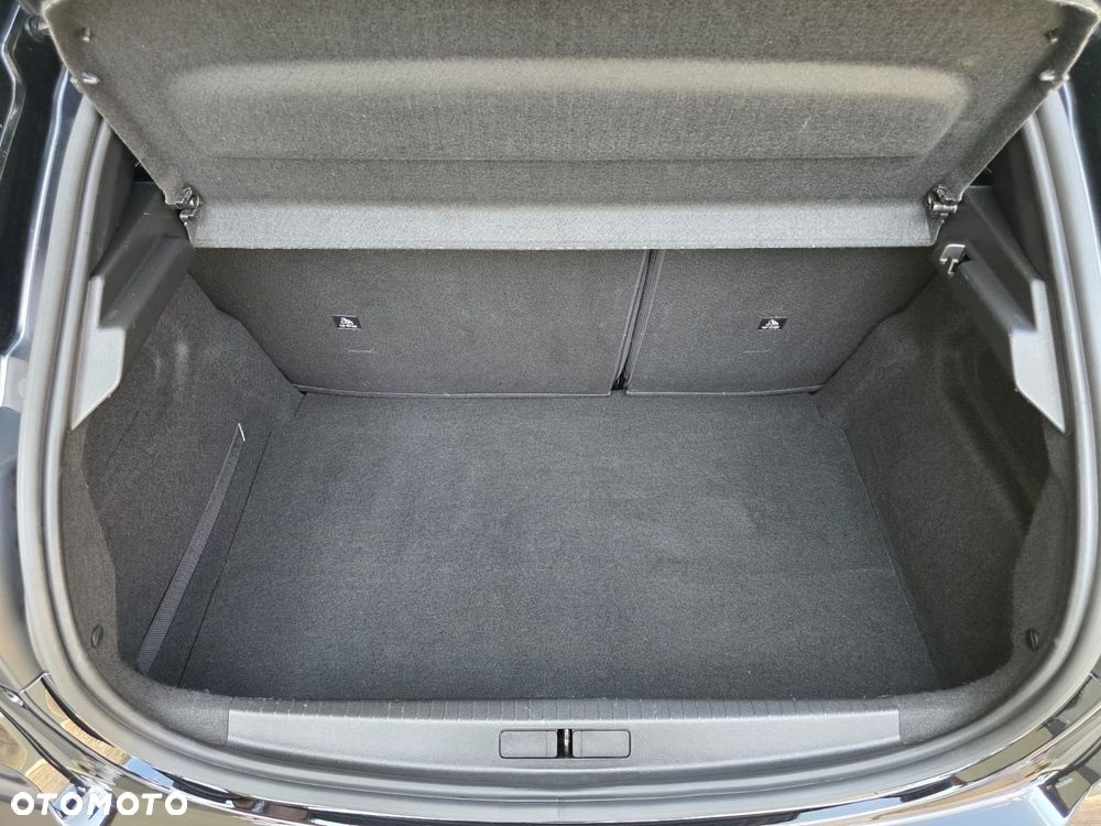 Peugeot 208 - 16
