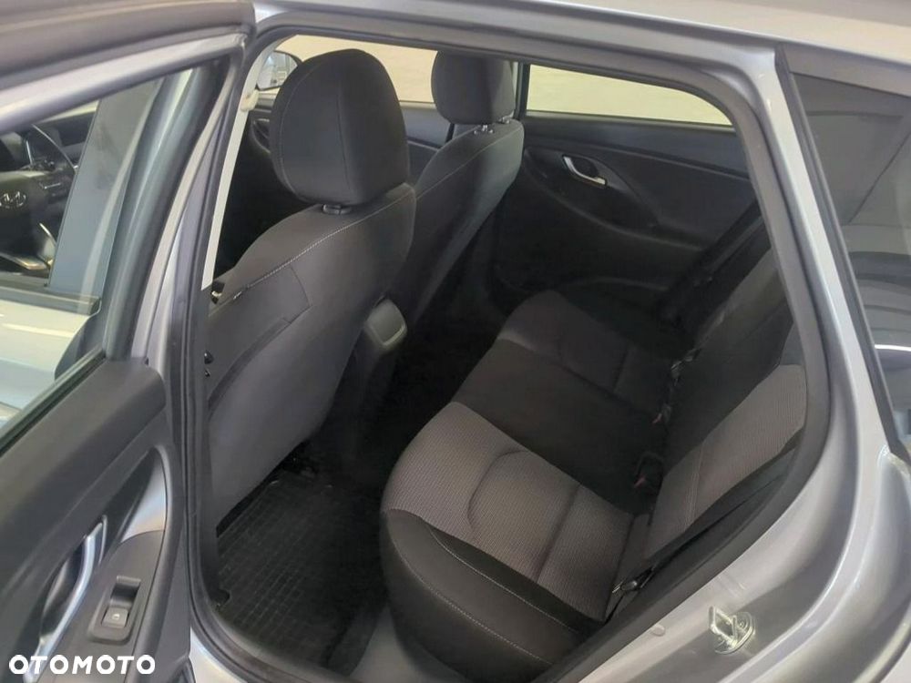 Hyundai i30 1.5 DPI Classic + - 9
