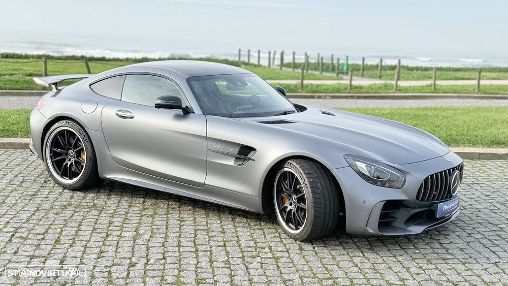 Mercedes-Benz AMG GT R - 11