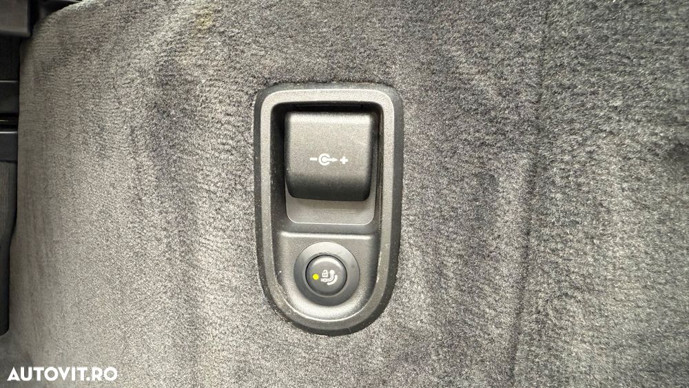 BMW Seria 5 520d xDrive Aut. Sport Line - 35