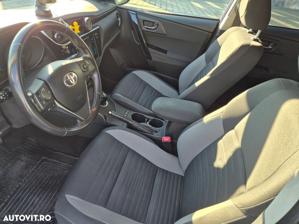 Toyota Auris 1.8 L VVT-i HSD Luna - 12