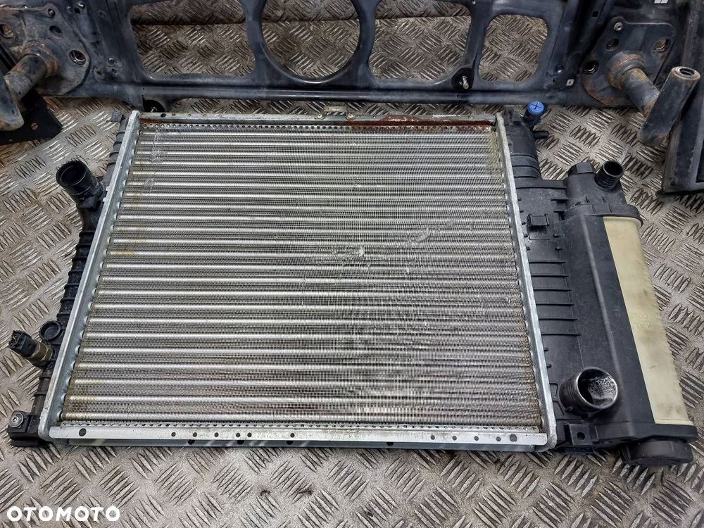 PAS PRZEDNI WZMOCNIENIE CZOŁOWE + CHŁODNICE BMW E39 520i 2.0 24V M52 - 2