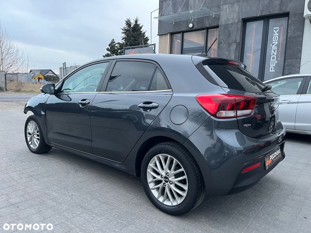 Kia Rio - 4