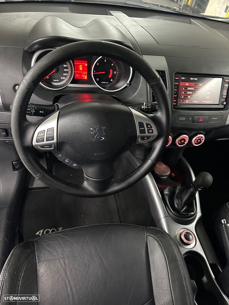 Peugeot 4007 - 11