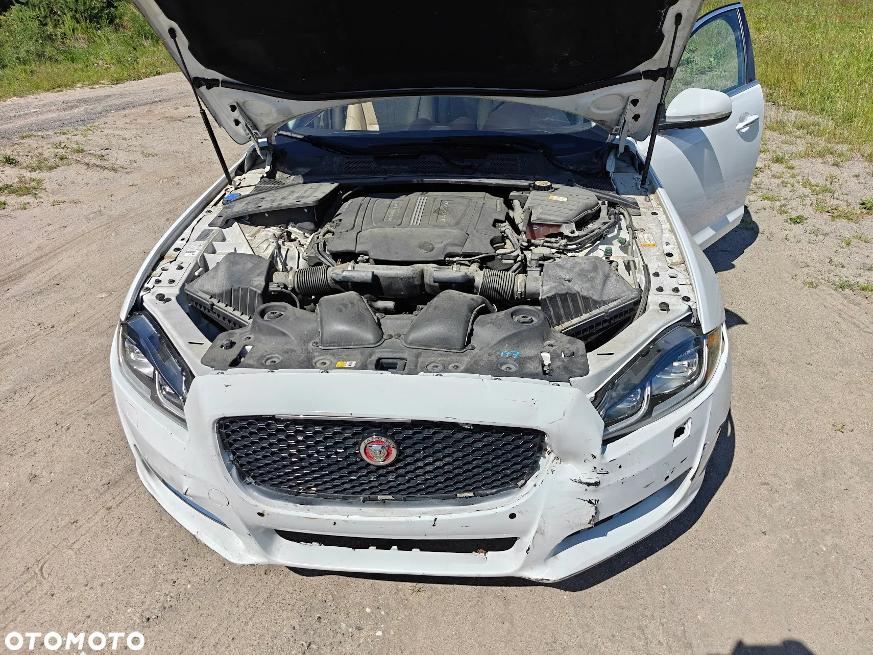 Jaguar XJ 3.0 T AWD R-Sport - 12