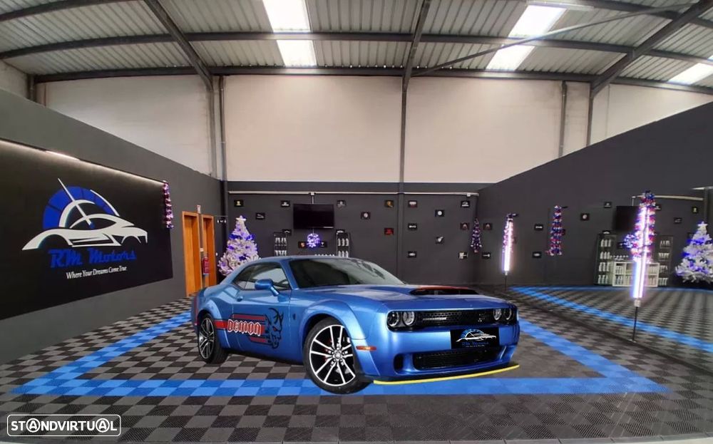 Dodge Challenger - 1