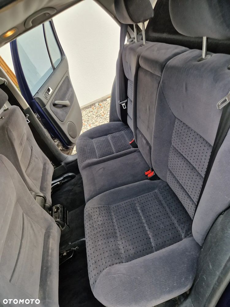 Volkswagen Golf 1.6 - 9