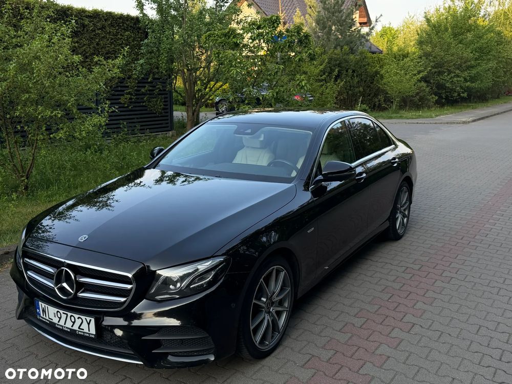 Mercedes-Benz Klasa E 220 d 4-Matic Business Edition 9G-TRONIC - 3