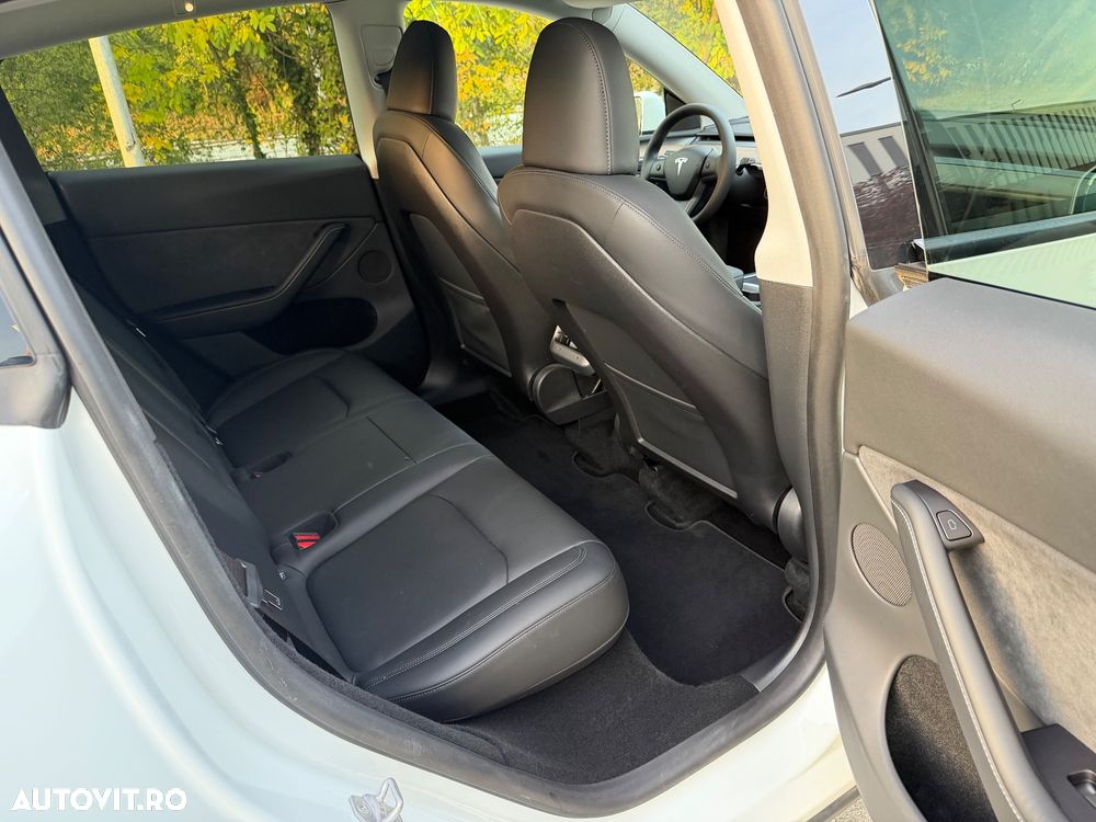 TESLA Model Y 2023 — imagine 8