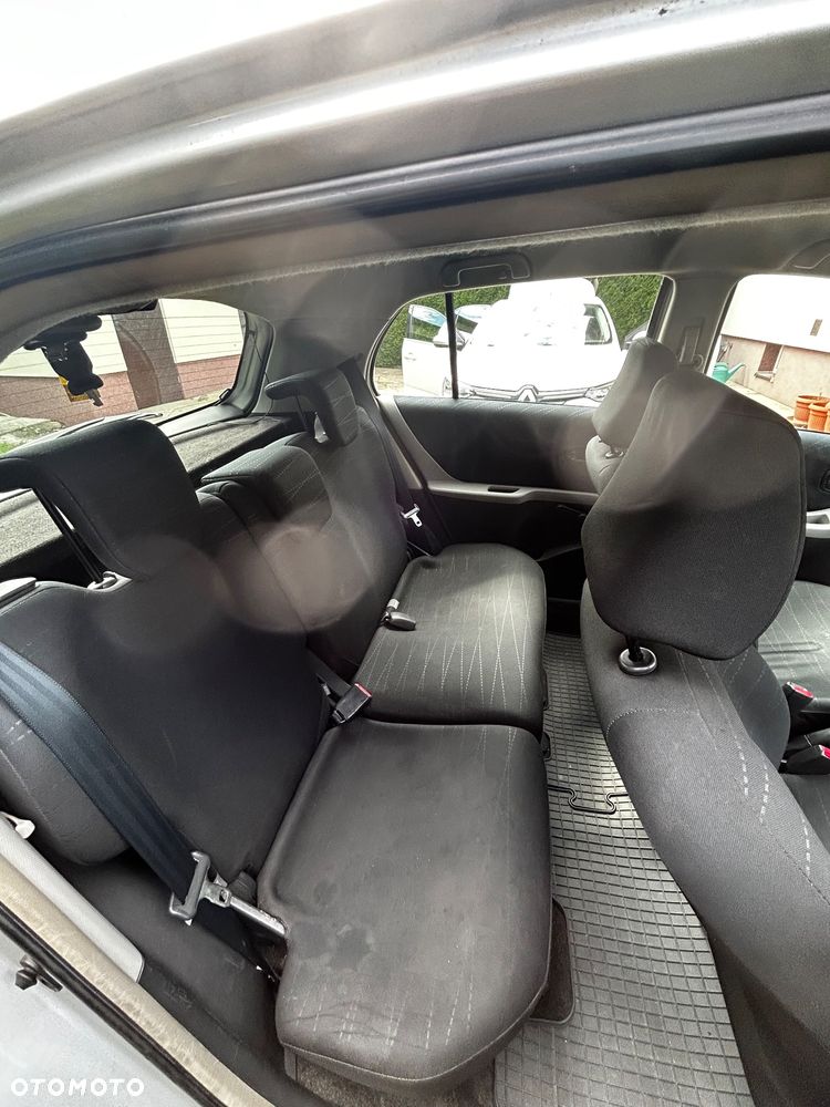 Toyota Yaris - 9