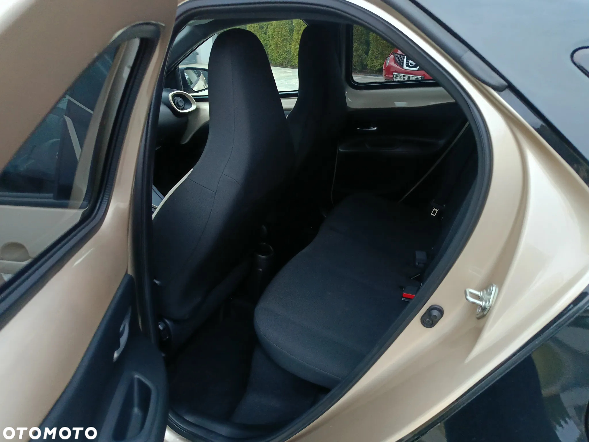 Toyota Aygo X 1.0 VVT-i Color Edition X-shift - 26