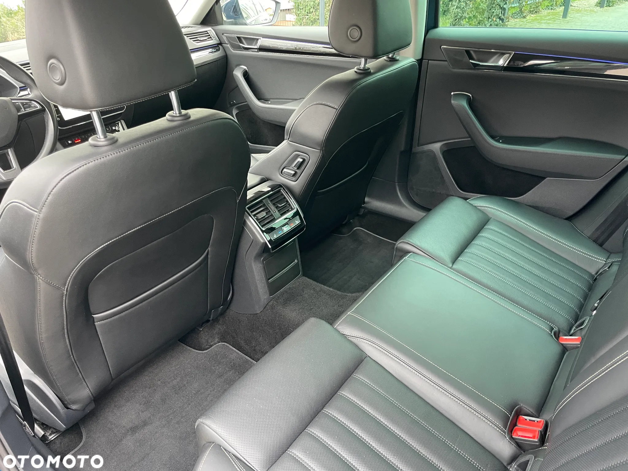 Skoda Superb 2.0 TDI 4x4 L&K DSG - 25