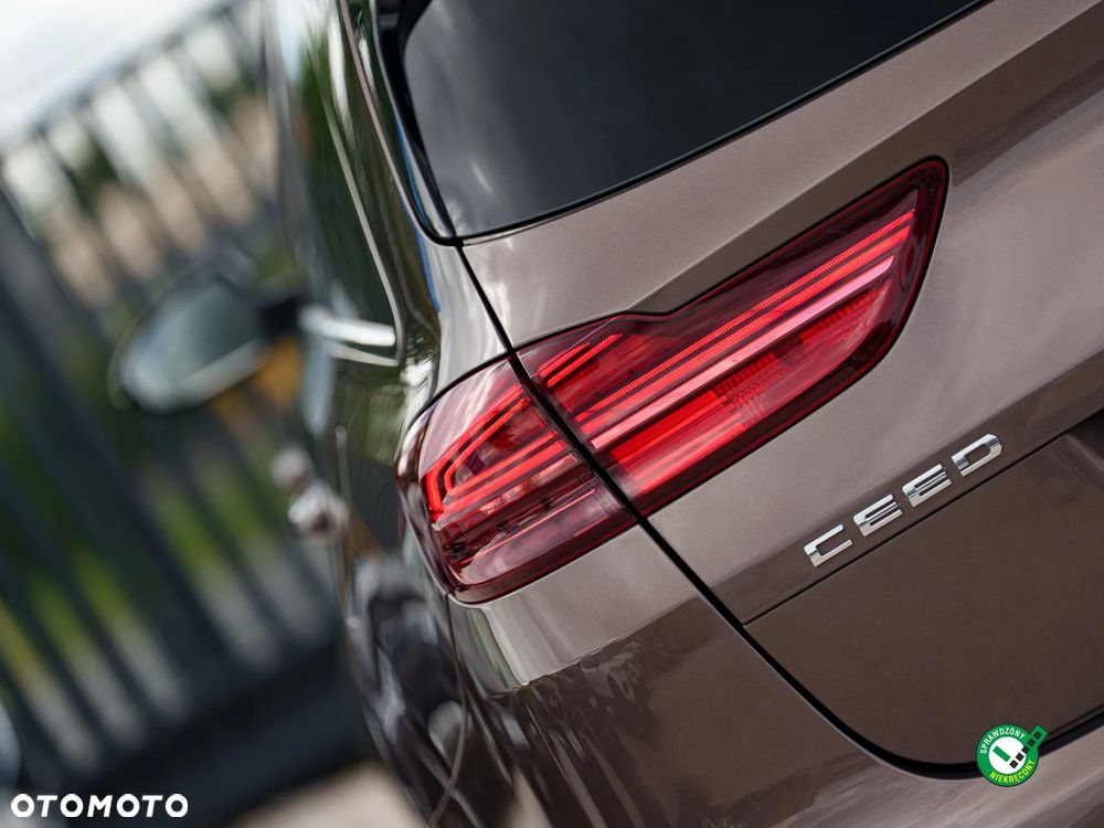 Kia Ceed 1.6 CRDi DCT Platinum Edition - 11