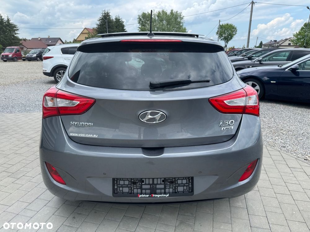 Hyundai i30 blue 1.6 CRDi YES Gold - 11