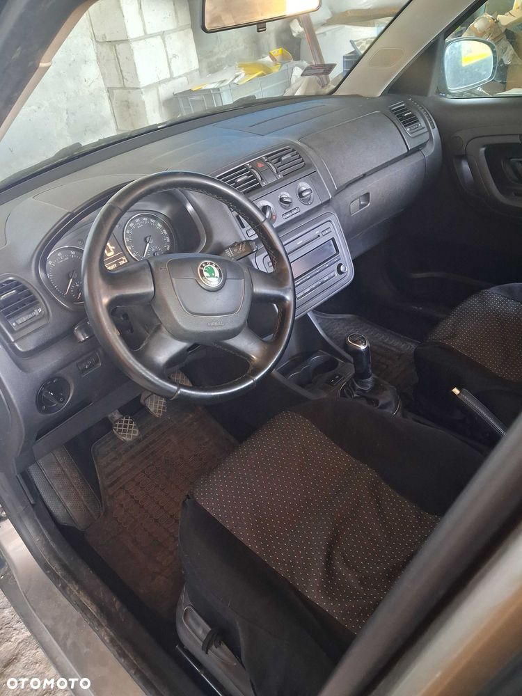 Skoda Roomster - 8