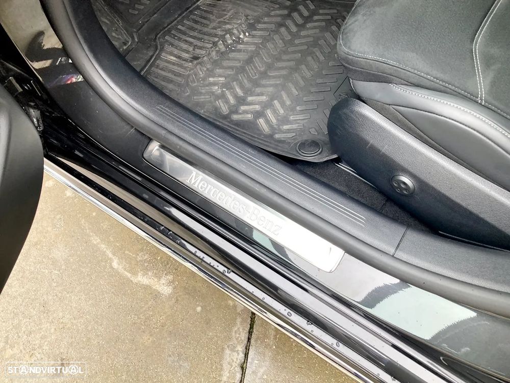 Mercedes-Benz E 300 e AMG Line - 19