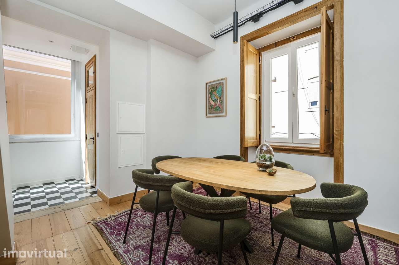 Apartamento Remodelado na Ajuda com 110 m², Luz Natural e Charme Lisbo - Grande imagem: 4/20