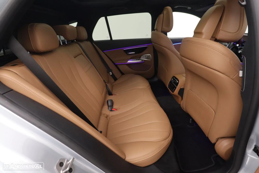 Mercedes-Benz E 300 de 4Matic All-Terrain - 43
