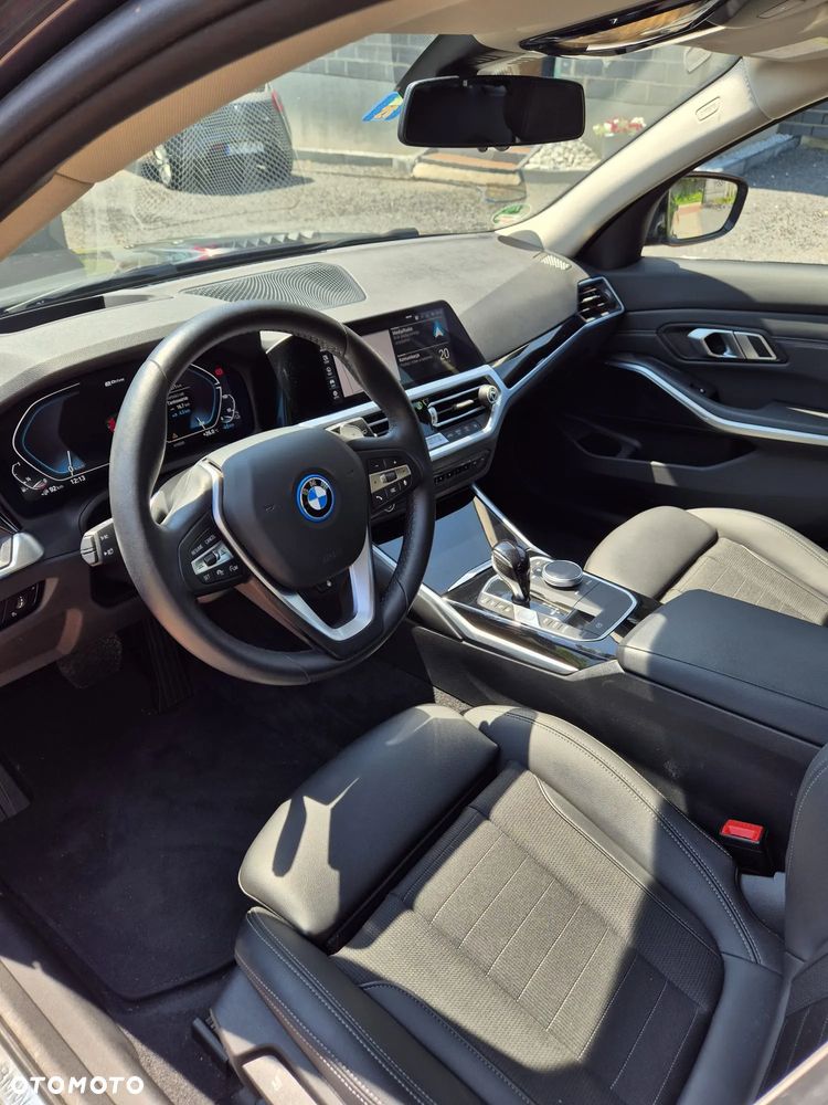 BMW Seria 3 330e xDrive Sport Line - 10