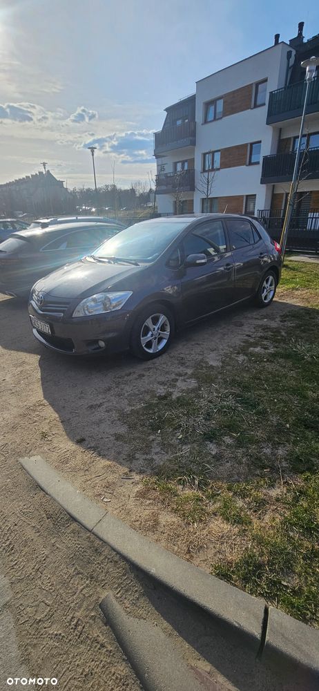 Toyota Auris 1.6 Luna - 2