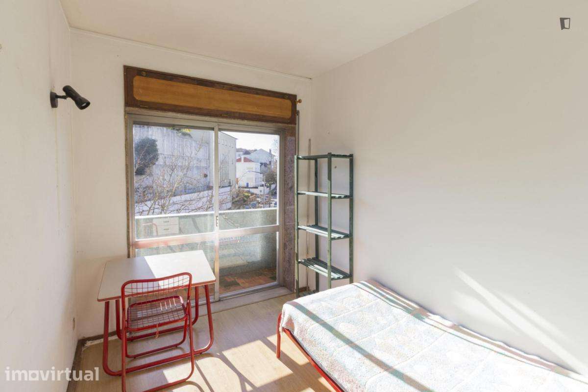 Quarto - localizado em Cidral Coimbra - Grande imagem: 2/20
