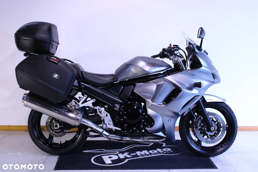Suzuki GSX - 2