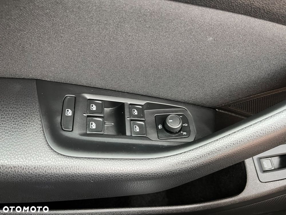 Volkswagen Passat 2.0 TDI EVO Business - 18