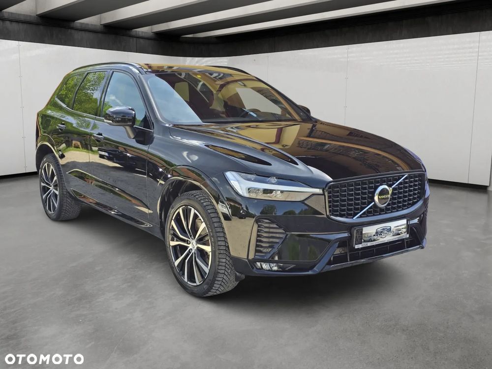 Volvo XC 60 B4 D AWD Plus Dark - 4