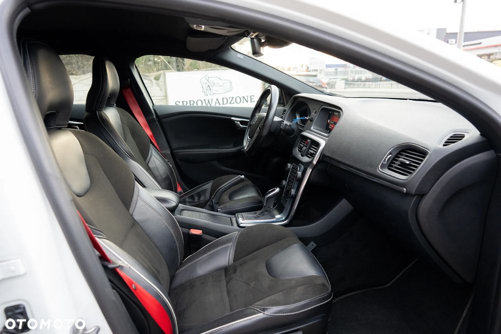 Volvo V40 T5 Geartronic RDesign - 13