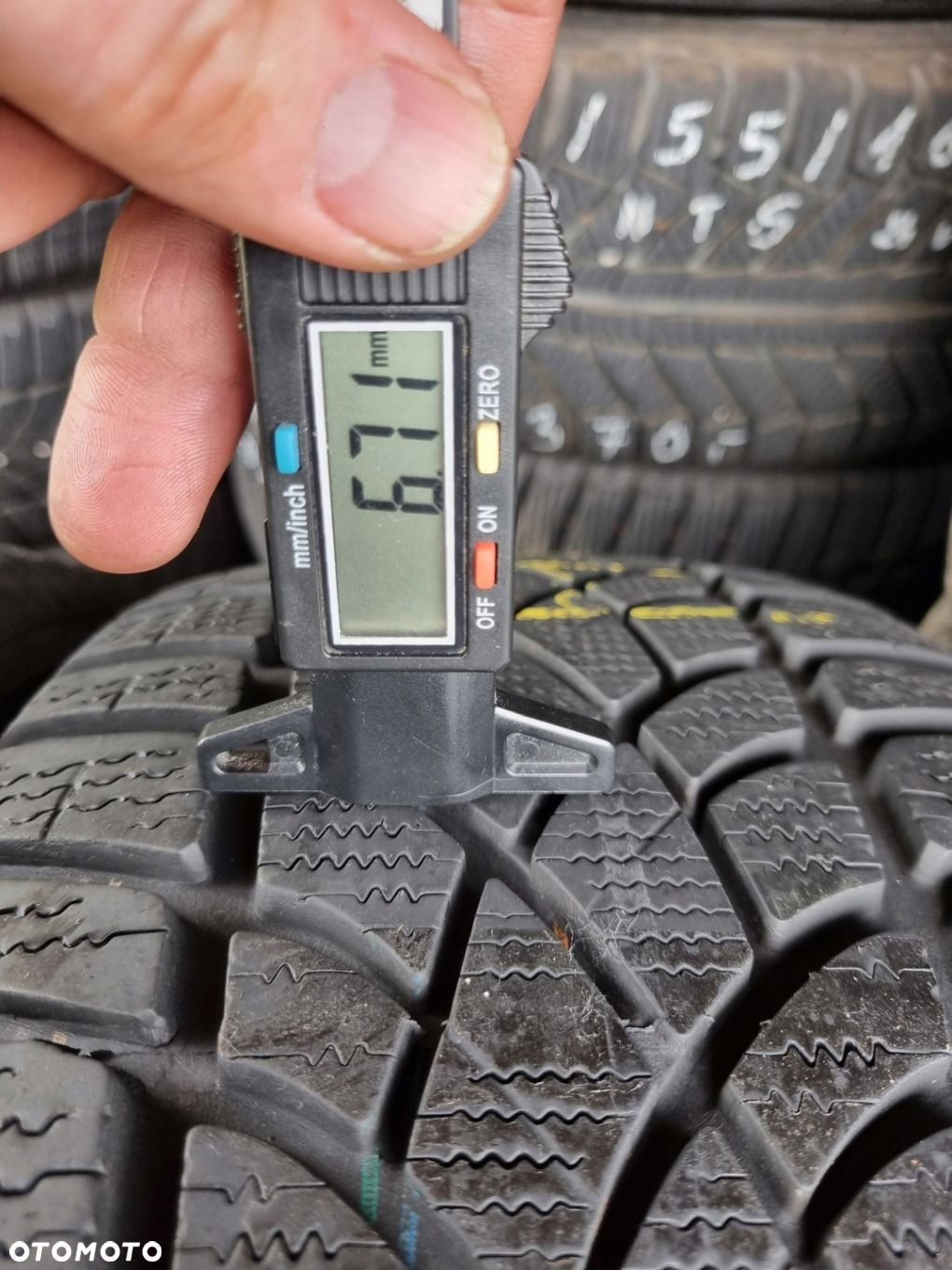 OPONY DUNLOP WINTER SPORT 3D 225/50R17 98H 2012r, 6.5/4,2mm 4szt - 6