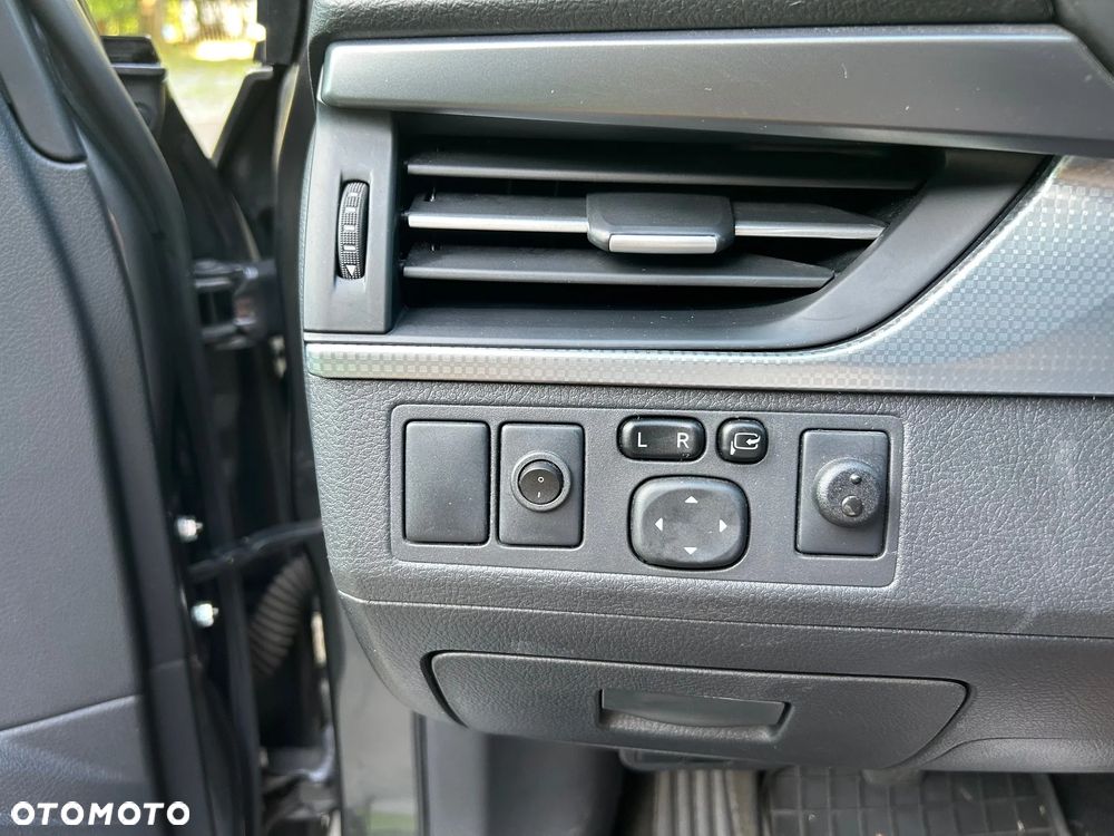 Toyota Avensis 1.8 Premium - 13