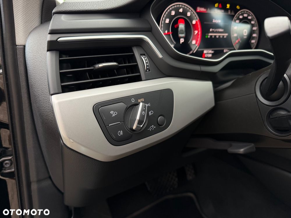 Audi A4 Limousine - 14