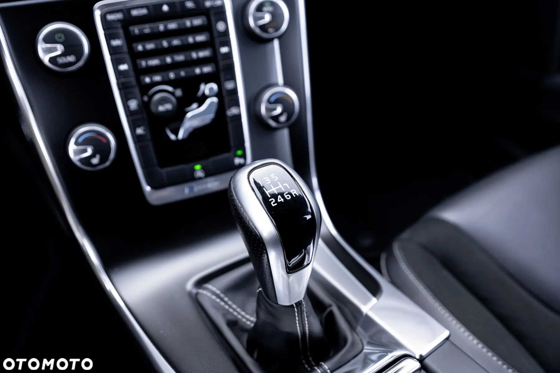 Volvo V60 D4 Drive-E R-Design Kinetic - 27