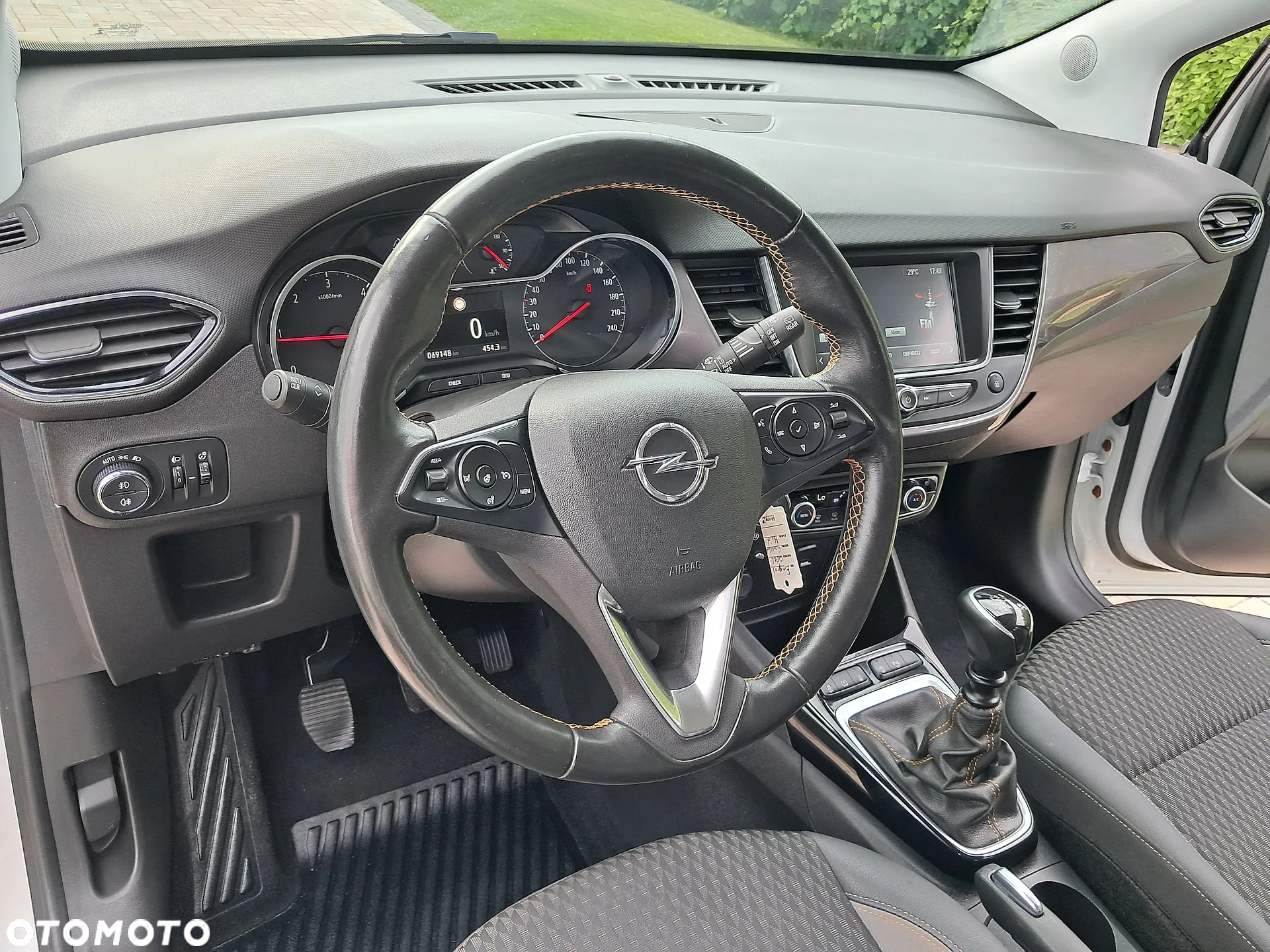 Opel Crossland X - 17
