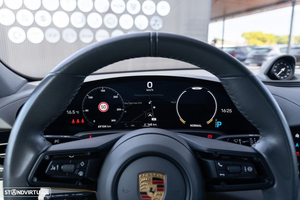 Porsche Taycan 4S - 13