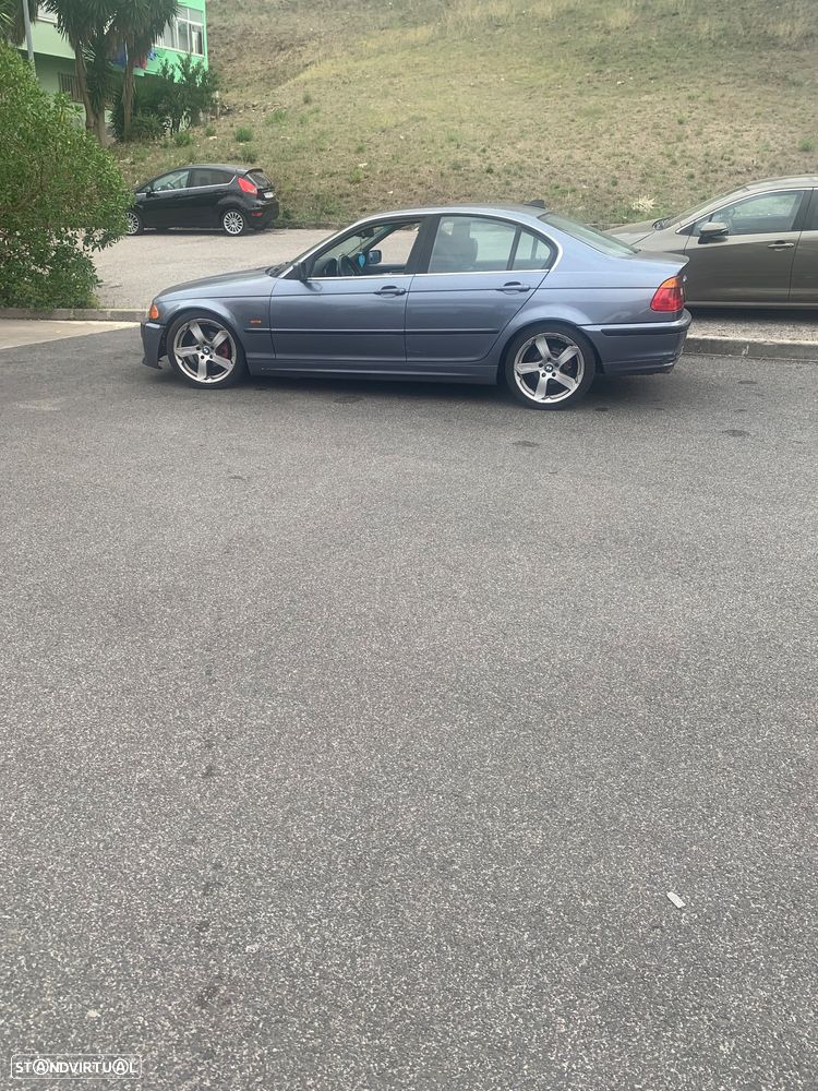 BMW 323 - 1