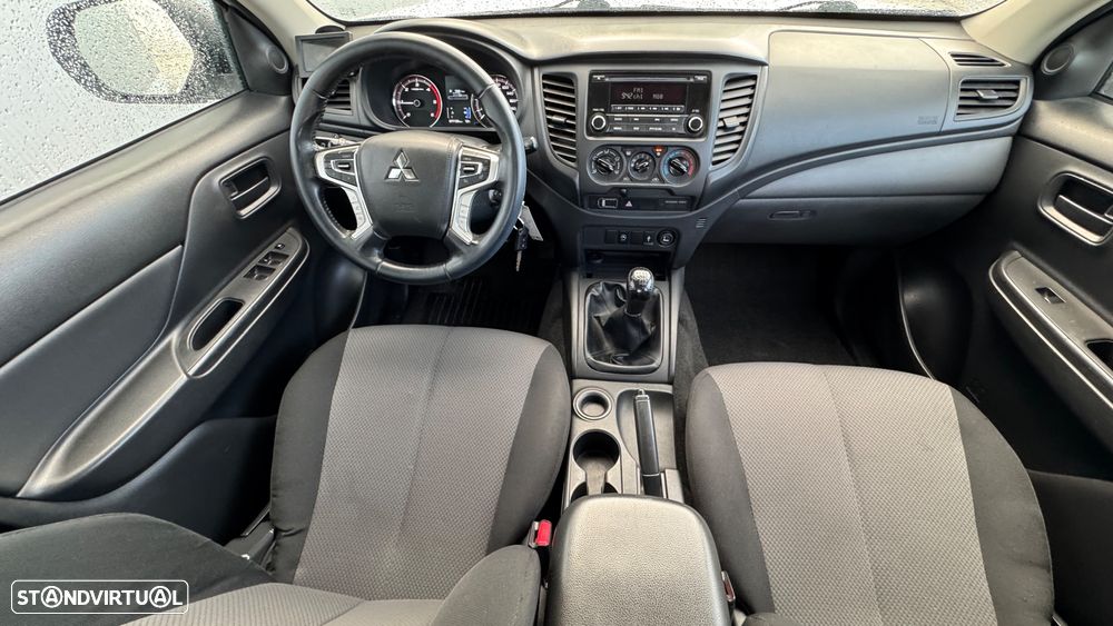 Mitsubishi L-200 Cabine dupla 2WD - 10