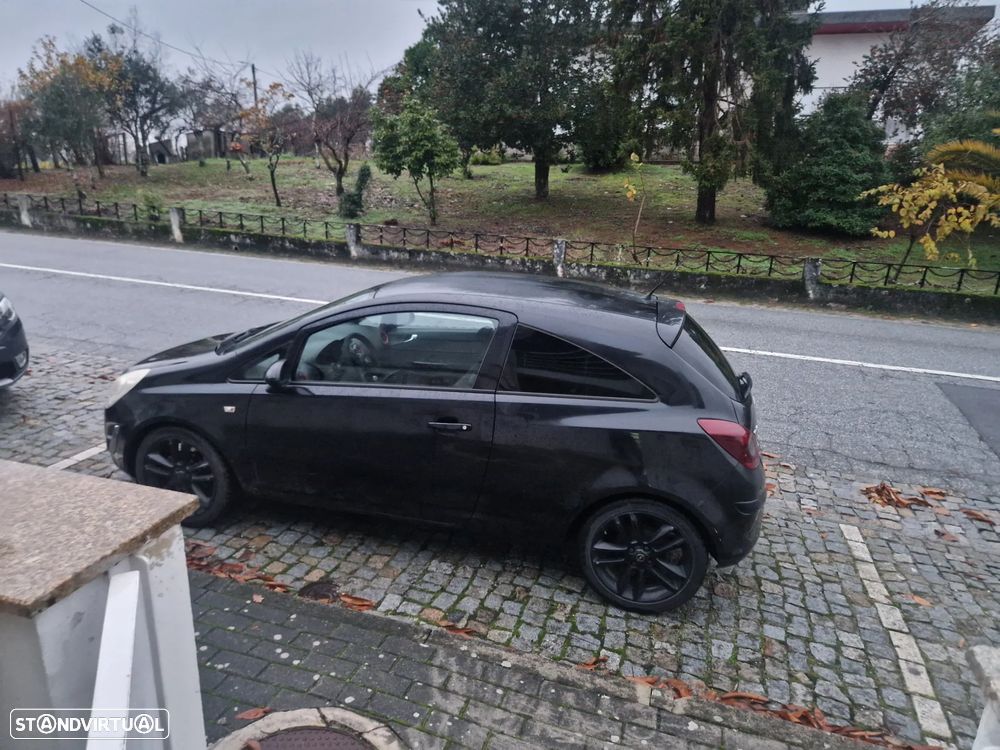 Opel Corsa 1.2 Black Edition - 1