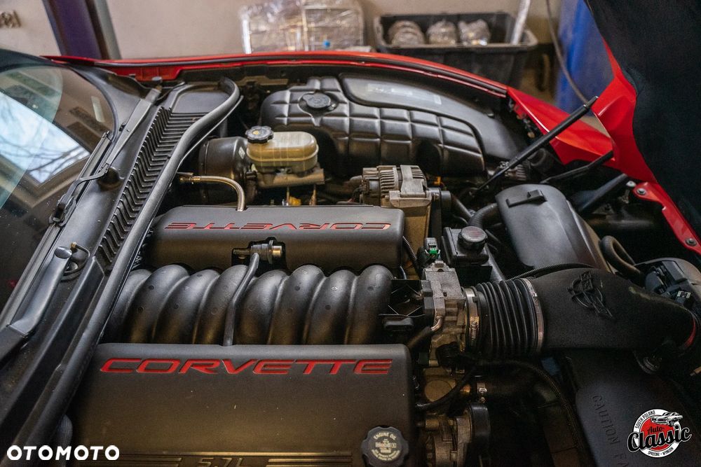 Chevrolet Corvette - 10